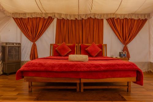 camp kelang mountain view camping bonfire stay near paragliding landing site