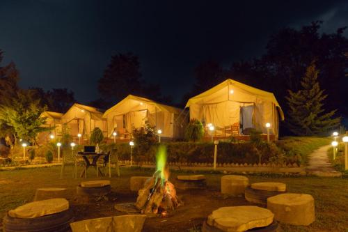 camp kelang mountain view camping bonfire stay near paragliding landing site