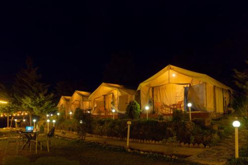camp kelang mountain view camping bonfire stay near paragliding landing site