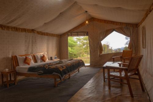 camp kelang mountain view camping bonfire stay near paragliding landing site