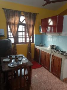 alex marie holiday apartments
