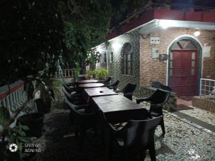 alex marie holiday apartments