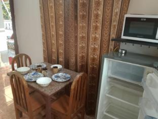 alex marie holiday apartments