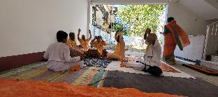 gour gadadhar guest house