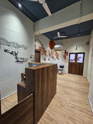 my roomz banaras