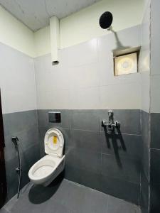 my roomz banaras