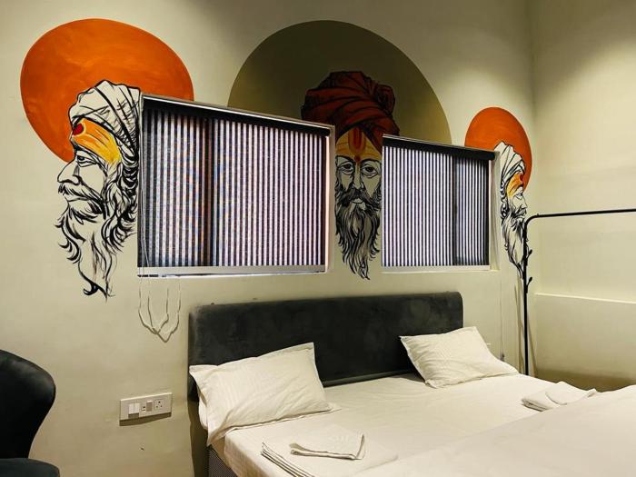 my roomz banaras