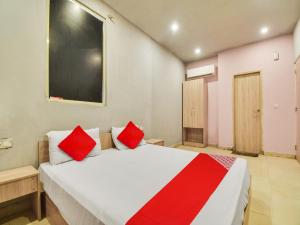 super hotel o d plaza near by pitampura metro station