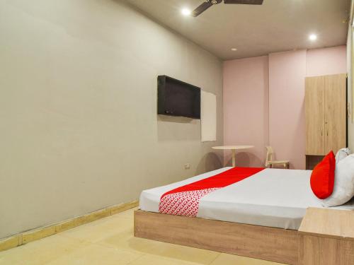 super hotel o d plaza near by pitampura metro station