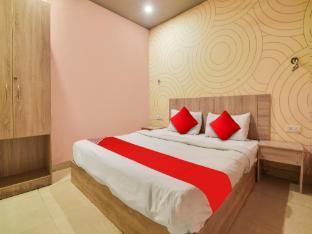 super hotel o d plaza near by pitampura metro station