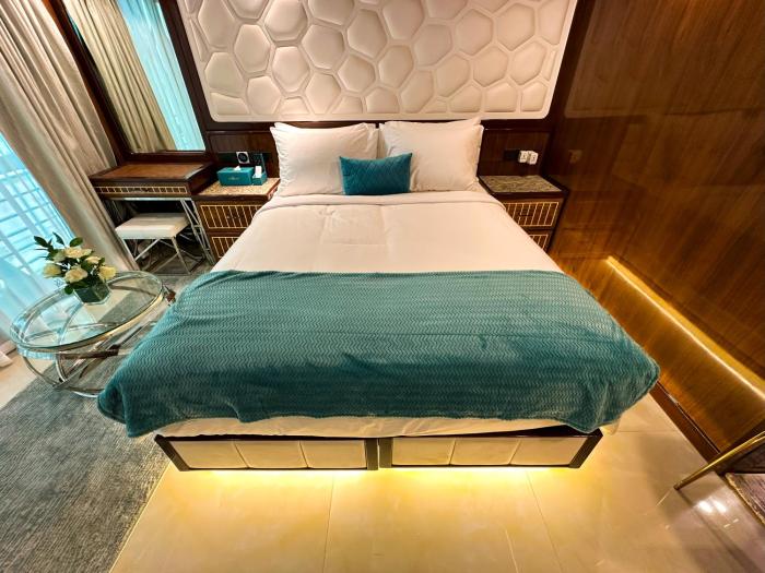 overnight super yacht experience orchid