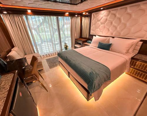 overnight super yacht experience orchid