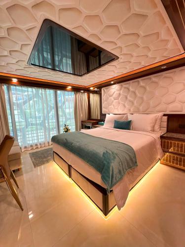 overnight super yacht experience orchid
