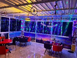 the moon home stay