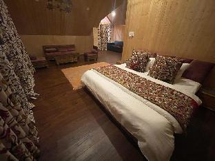riverfront reem cottage