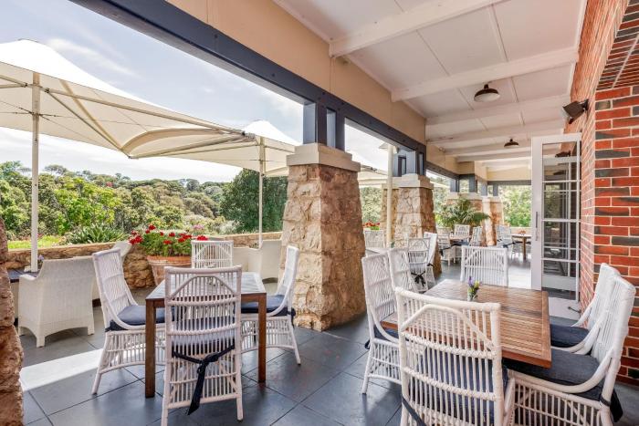caves house hotel and apartments yallingup