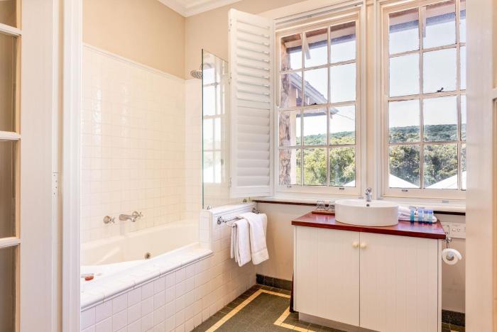caves house hotel and apartments yallingup