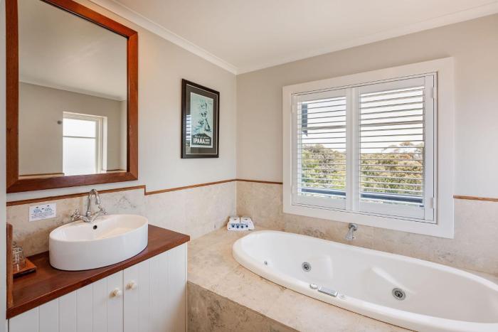 caves house hotel and apartments yallingup