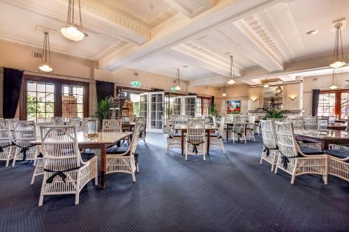 caves house hotel and apartments yallingup