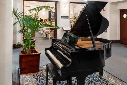 caves house hotel and apartments yallingup