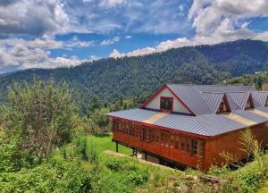 nirvana homes 19th century wooden house