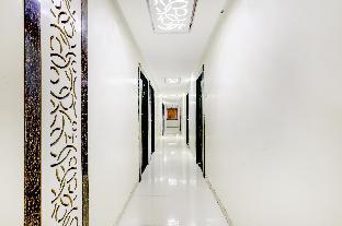 hotel skylawn surat
