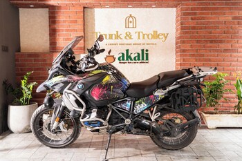 trunk and trolley gachibowli hyderabad