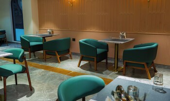 trunk and trolley gachibowli hyderabad