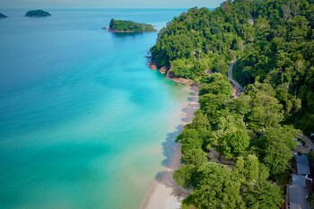 beach jungle koh chang