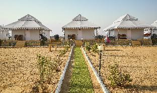 lakhmana desert camp with swimming pool