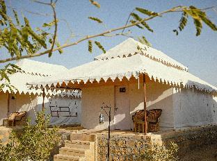 lakhmana desert camp with swimming pool