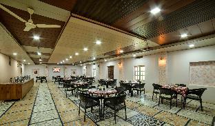 lakhmana desert camp with swimming pool