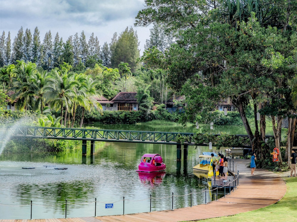 bor saen pool villa