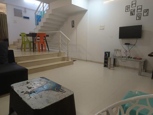 blue line villa lonavala