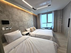 raviens elliys room