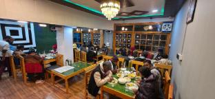 d royal ladakh hotel and restaurant
