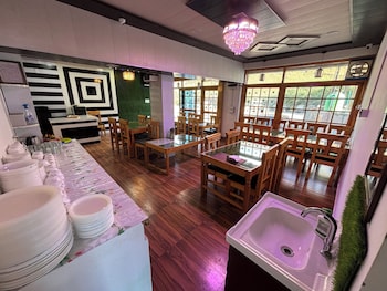 D Royal Ladakh Hotel And Restaurant,,3 star