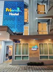 friends hostel phuket airport