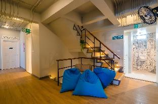 friends hostel phuket airport