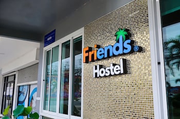 friends hostel phuket airport
