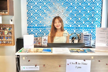 friends hostel phuket airport