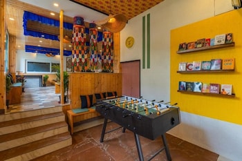 the hosteller mcleodganj bhagsu waterfall