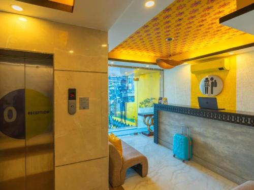 the hosteller mcleodganj bhagsu waterfall