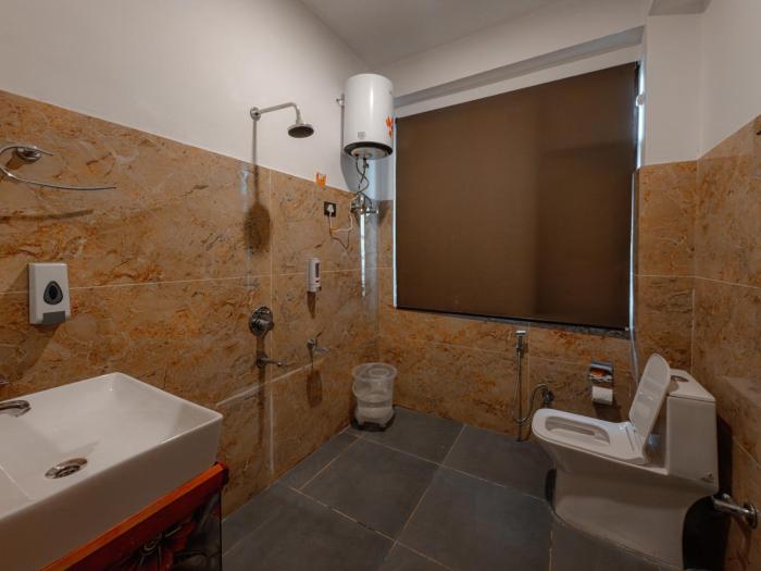 the rustic jibhi backpackers hostel