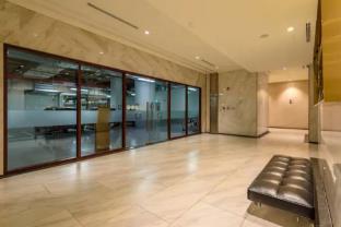 metropole deluxe apartment view city center