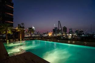 metropole deluxe apartment view city center