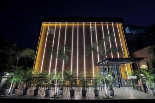 hotel yellow courtyard unit of rvs