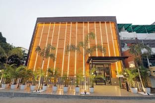 Hotel Yellow Courtyard Unit Of Rvs,,4 star