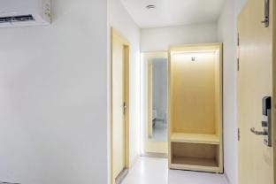 hotel yellow courtyard unit of rvs