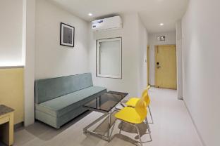 hotel yellow courtyard unit of rvs